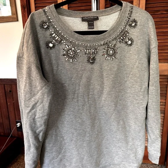 A pea in the pod maternity sweatshirt size m - Picture 2 of 9